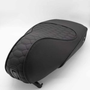 Originele Buddyseat - Zwart / Zwart Audi RS Patroon Stiksel - Past op Sprint / Primavera - 1B004482000C2