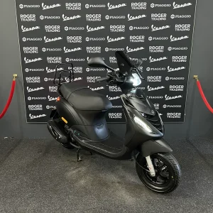 Piaggio Zip 50 - 2019 - Euro4 - Mat Zwart - 919km
