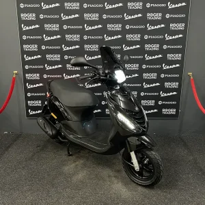 Piaggio Zip 50 - Brom - 2012 - 4T 2V - Glans Zwart