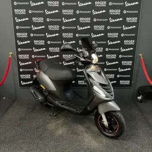 Piaggio Zip 50 - 2020 - Euro4 - Agaat Grijs